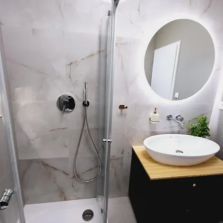 Dom 200m Od Plaze S Terasou Na Grilovani Priamo Na Slnecnych Jazerach 別荘
